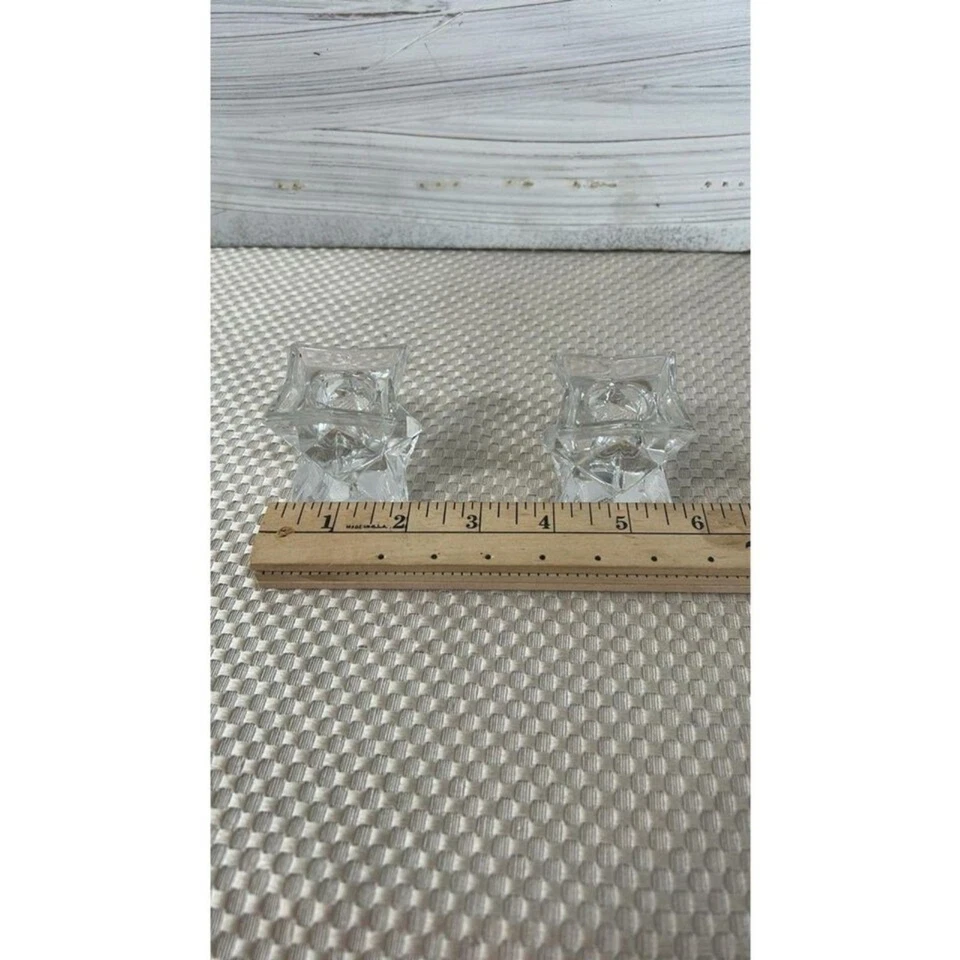Juego de candelabros de cristal de plomo vintage Avon de 2 - 2" de alto Foto 2 de 4