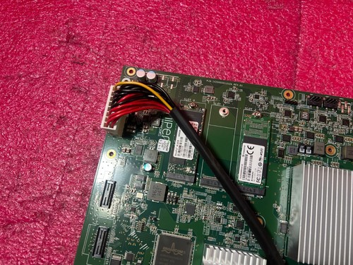 Juniper NFX250 Network Services Platform Firewall Motherboard 142000001312A 01 - 第 6/12 張圖片