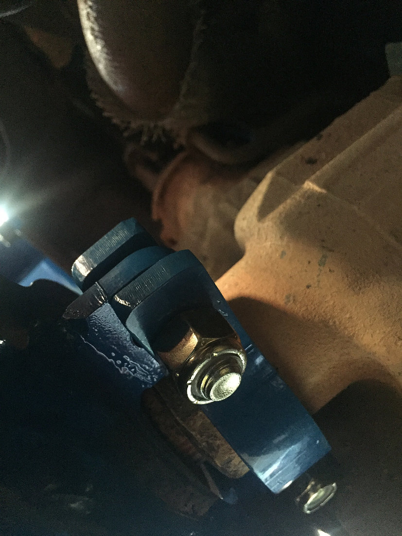 IRONMAN4X4FAB JEEP CHEROKEE XJ STEERING BOX BRACE WITH SECTOR SHAFT