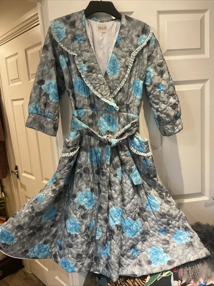 Vintage Quilted Dressing Gown in Vintage Nightwear & Robes for Women for  sale | eBay UK
