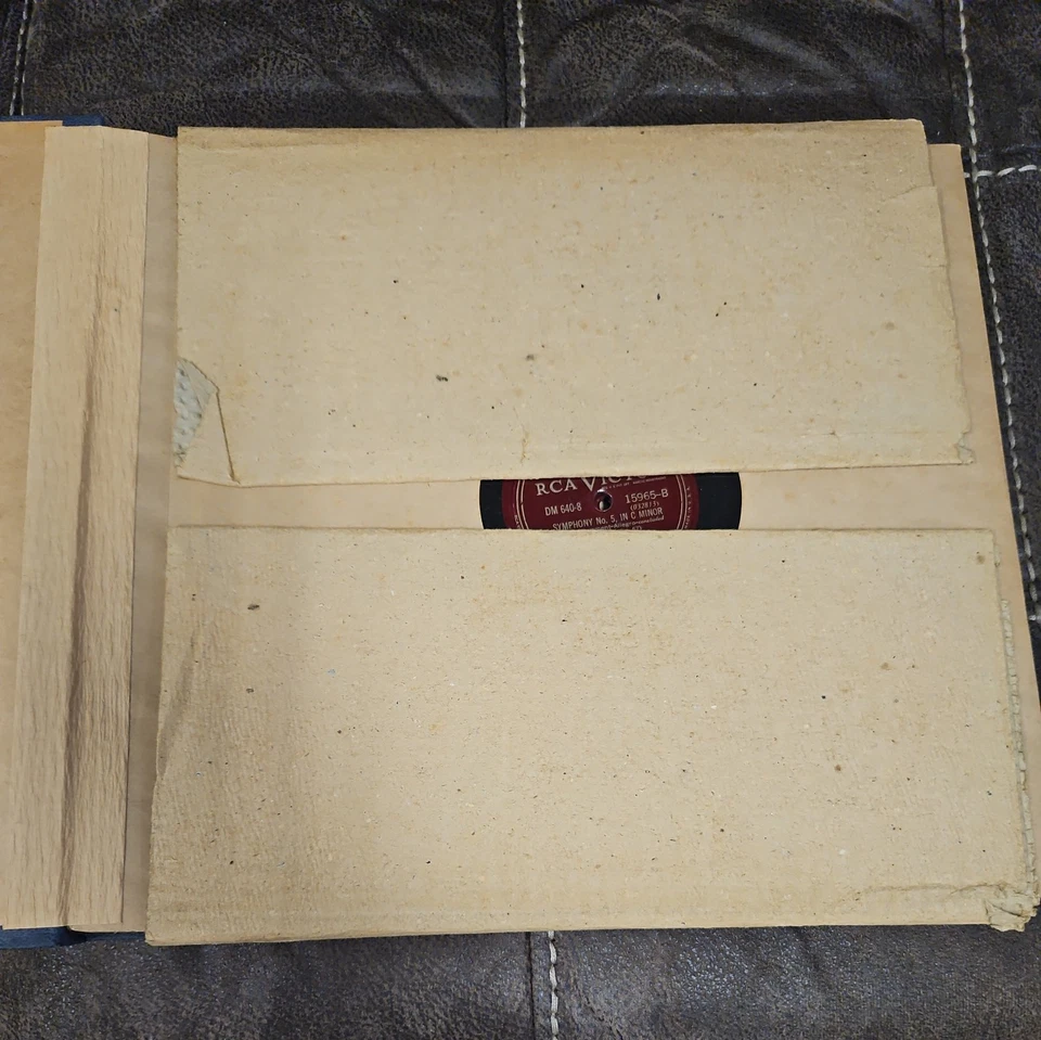 Beethoven Fifth Symphony In C Minor Set DM 640 Vinyl Victor Red Label 4 LP Set. - Image 3 of 4