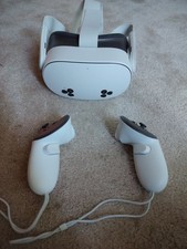 Oculus Quest 3S 128GB White less then 10hr used comes with paid games