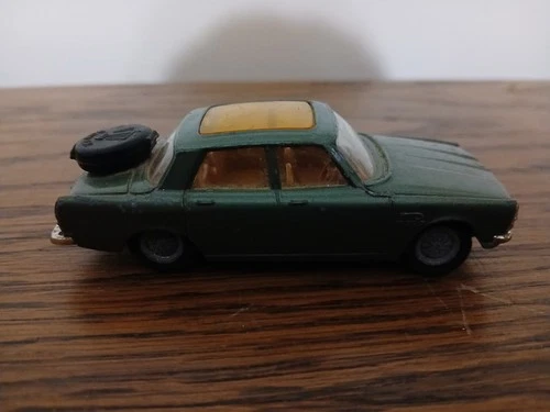 Corgi Toys 275 Rover 2000 TC with Golden Jacks made in Great Britain With Spare