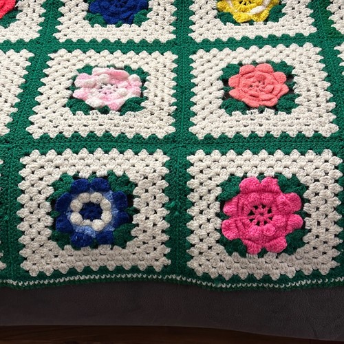 Vintage Handmade Crochet Afghan Throw Granny Square 3D Roses Flowers - Picture 9 of 21
