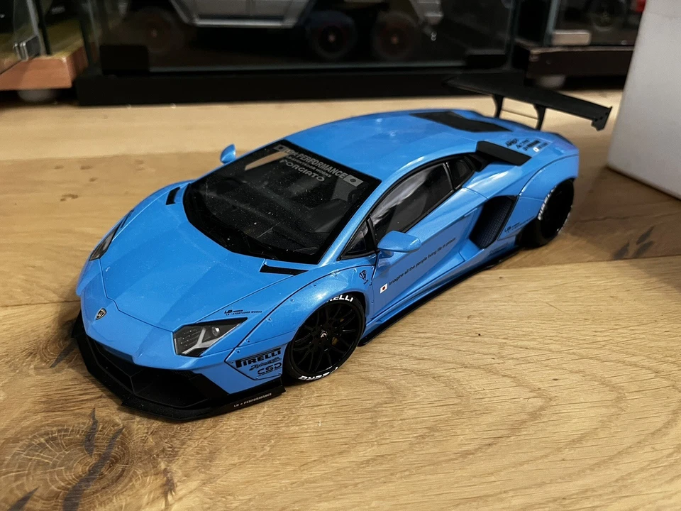 Autoart 1/18 Liberty Walk Lamborghini Avantador Foto 3 de 4