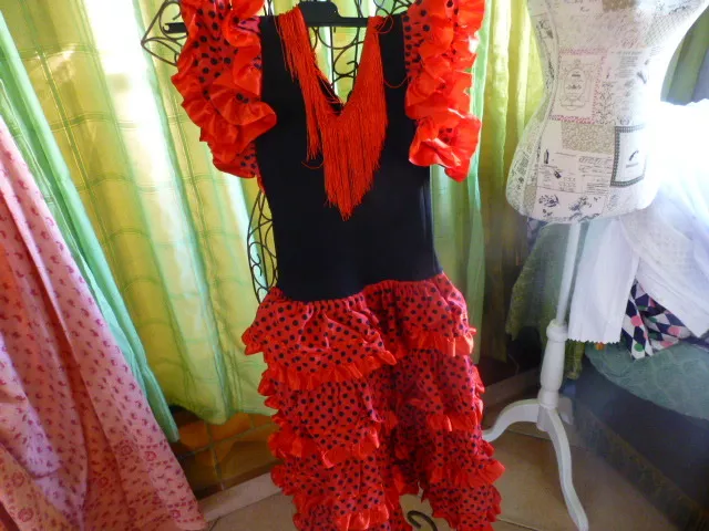 robe rouge danseuse gitane femme menue taille 38 ou fillette