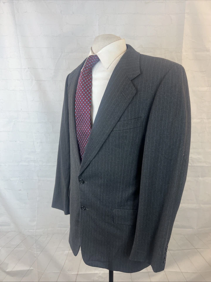 FALL/WINTER Hickey Freeman Men's Gray Striped Wool Blend Suit 42L 31X32 $2,195 - Image 3 of 4