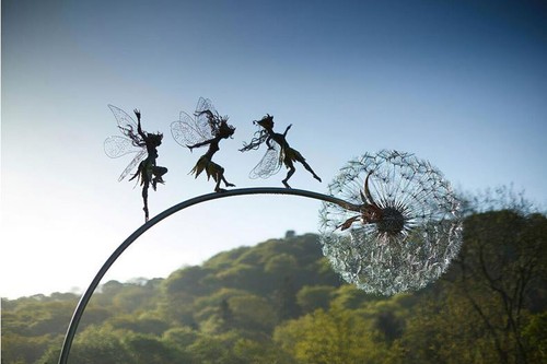 Statua da giardino fate e tarassaco danzano insieme metallo prato paesaggio decorazione - Foto 14 di 20