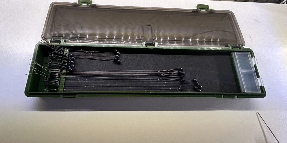 1X PLATAFORMAS DE PESCA DE CARPAS LISTAS PARA USAR MÁS CAJA DE APAREJOS PARA CARPAS VIENE CON 20 APAREJOS ATADOS LISTOS Foto 4 de 4