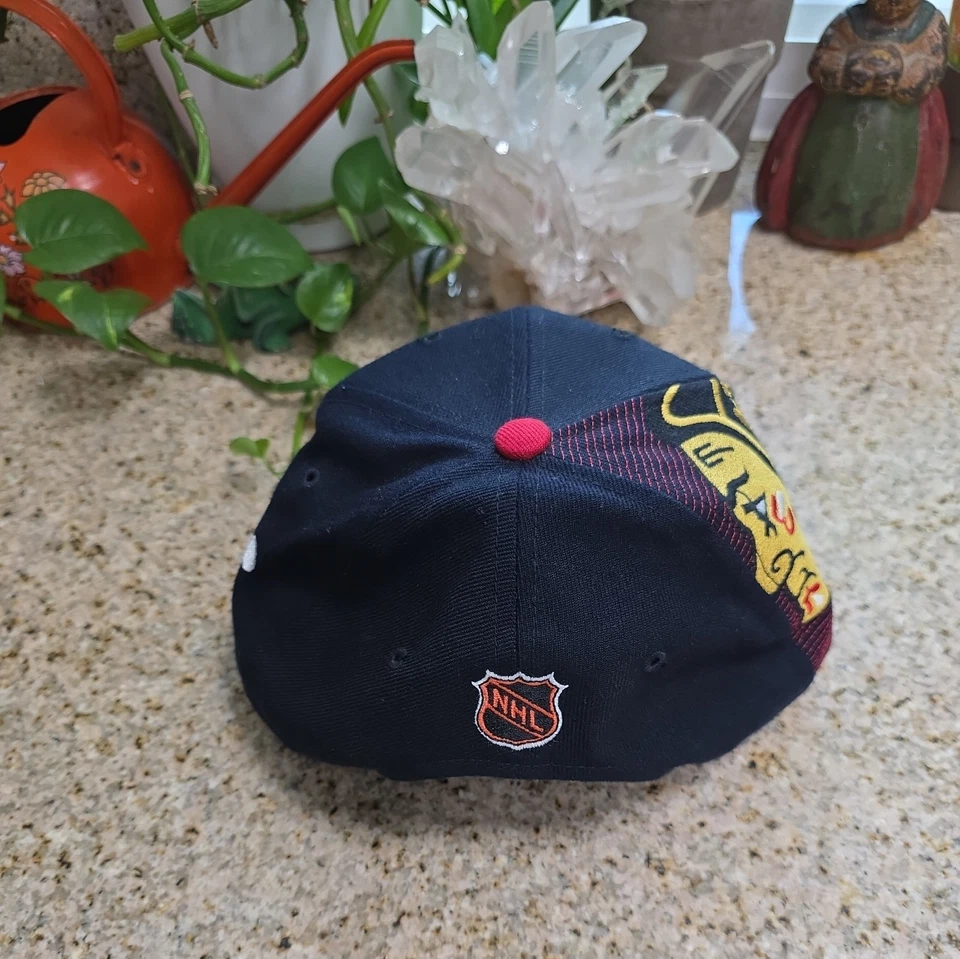 Chicago Blackhawks Vintage Cúpula Negra Años 90 Deportes Especialidades Láser Snapback Sombrero Foto 4 de 4