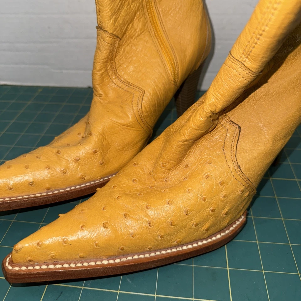 Botines Crema Pluma Completa Cuero Avestruz Punta Punta Tacón Mujer Talla 6 Foto 3 de 4