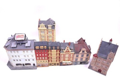7 tlg. Set Pola Kibri Faller Modellbahngebäude Stadthaus Häuser Eckhaus Spur H0