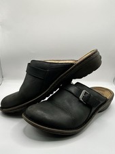 UGG Australia Black Leather Shearling Lined Clogs Mule Women  s 7 / 7.5