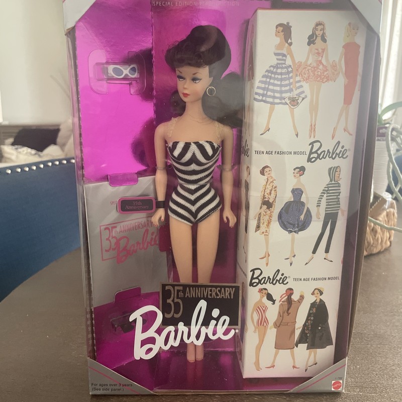 Barbie 35th Anniversary Brunette Doll   1993 New Factory Sealed #11782 Mattel