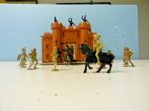 Reissue of Marx Carry-All  Fighting Knights Castle Incomplete (Sept Listing)