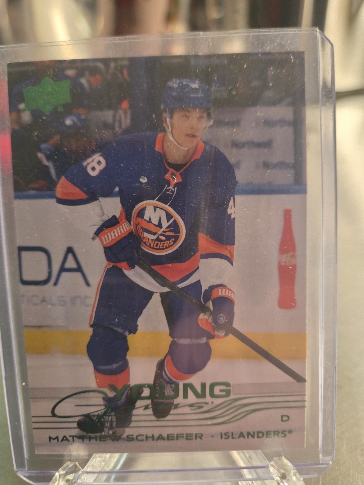2025-26 Upper Deck Series 2 Matthew Schaefer Young Guns Holiday Green RC #451