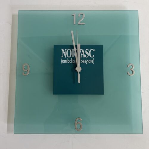 Horloge murale vintage Norvasc publicité pharmaceutique NEUVE en boîte - Photo 1 sur 10