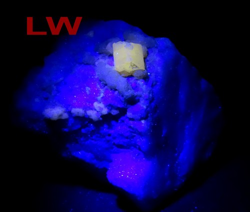 NATURAL FLUORAPATITE -238 CARATS FLUORAPATITE & FELDSPAR PAKISTAN, (N-108) - Picture 2 of 9