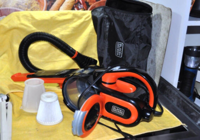 Autostaubsauger 12V gebraucht  von Bleck und Decker