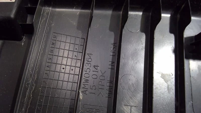 Chevrolet Traverse 2018-2021 derecho pilar B moldura inferior central OEM 84333393 Foto 2 de 4