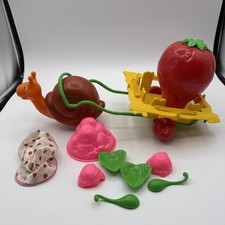 Vintage 1980 Strawberry Shortcake Snail Cart