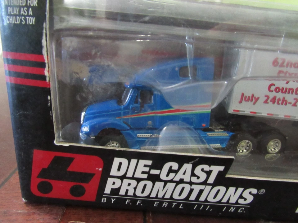 DCP 1/64 #30297 LTD. ED. 2003 PLYMOUTH COUNTY IA FAIR FREIGHTLINER W/VAN TRAILER - Image 2 of 4