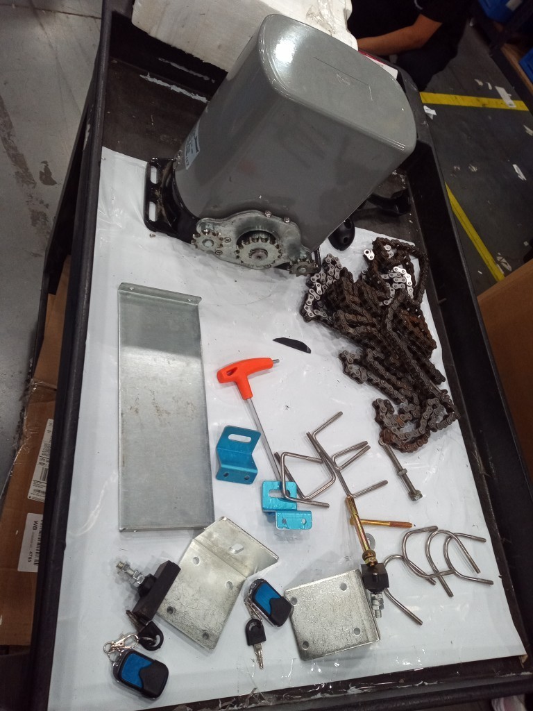 Blütezeit Solar Chain Gate Opener 1400lb w/WiFi & Battery (Panel Not Incl.)-Used