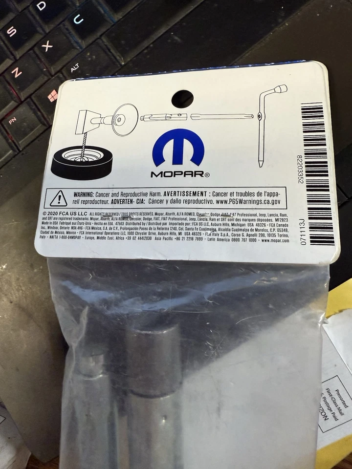 03-08 Dodge Ram 1500 03-16 Ram 2500 3500 BLOQUEIO DE GUINCHO PARA PNEU SOBRESSALENTE FABRICANTE DE EQUIPAMENTO ORIGINAL NOVO MOPAR - Imagem 3 de 4