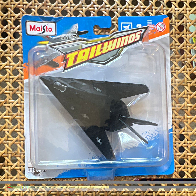 Maisto Tailwinds F-117 Nighthawk 1:87 Diecast Military Aircraft MPN 15088