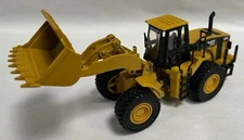 Norscot 3197 Caterpillar Cat 980G Wheel Front Loader Tractor Toy Model (A15)