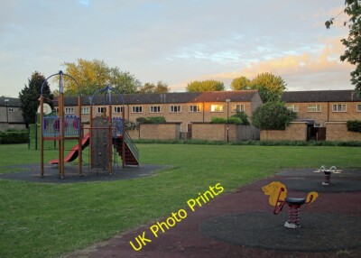 Photo 6x4 A May evening on Neville Road Rec Cambridge/TL4658 Looking tow c2015