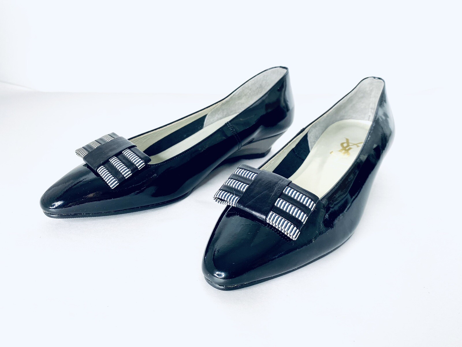 Nuovi piatti a punta Yves Saint Laurent YSL in pelle nera patinata con fiocco taglia 5 35 5