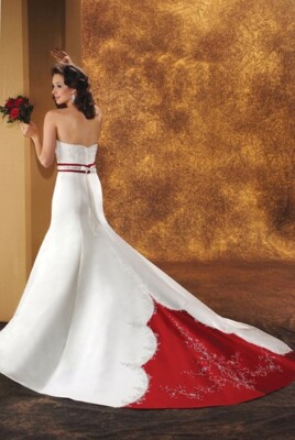 Bonny Brand Bridal Ivory Embroidered Beaded Gown Wine Chapel Train Sz 12 NW/D