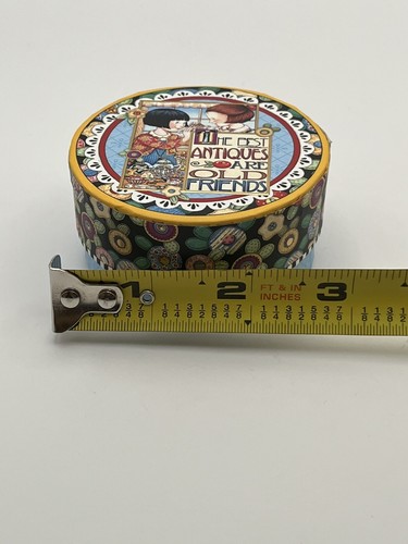 Round Mary Engelbreit Pooch & Sweetheart Box The Best Antiques Are Old Friends - Picture 12 of 12
