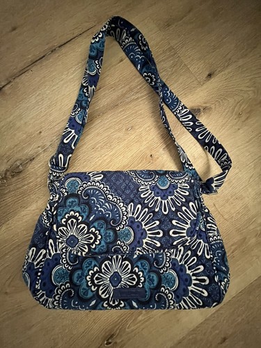 vera bradley Blue Floral Paisley Quilted Crossbody Purse tote. 8x11x4. EUC CLEAN