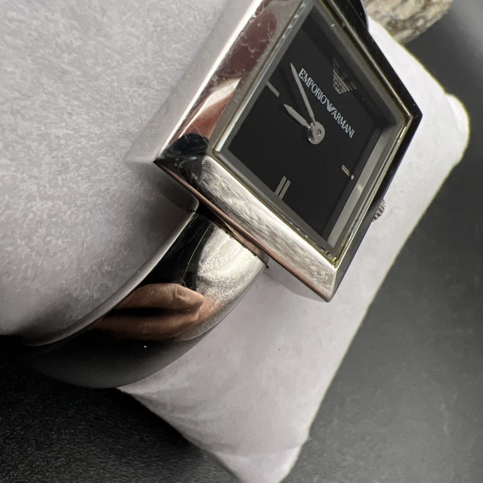 EMPORIO ARMANI (works) ~ Women’s Bangle Watch VTG ~ AR0705 ~ 7” - Image 3 of 4
