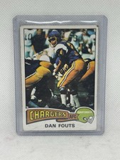 1975 Topps Dan Fouts rookie football card #367 San Diego Chargers VG. rookie card picture