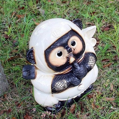 Shigaraki Ware White Ninja Tanuki Statue (Large) [ta-0307]