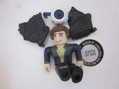 NEVERLAND LAGOON EARL FAY ROBL0X SERIES 7 MINI FIGURE WITH CODE