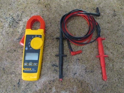 Fluke 325 True-RMS Clamp Meter Multimeter w/ Alligator Clamp Leads - product listing photo