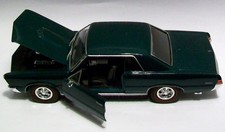 PKW-Modell Pontiac GTO, 1965, dunkelgrün, 1:...
