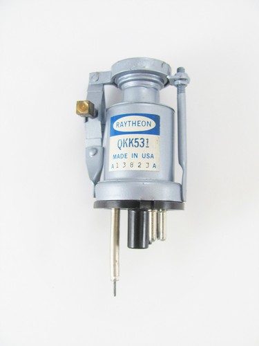 QKK531 - A13823A - Tubo microonde Raytheon - *Nuovo vecchio magazzino!* - Foto 1 di 2