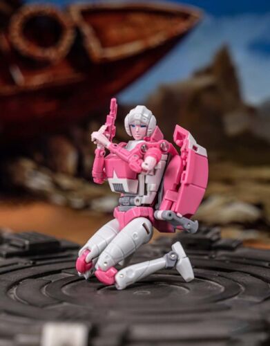 Dr. Wu Customs MS-30 Amie Arcee MechFansToys MS-30 MFT Action Figure in stock - Picture 4 of 12