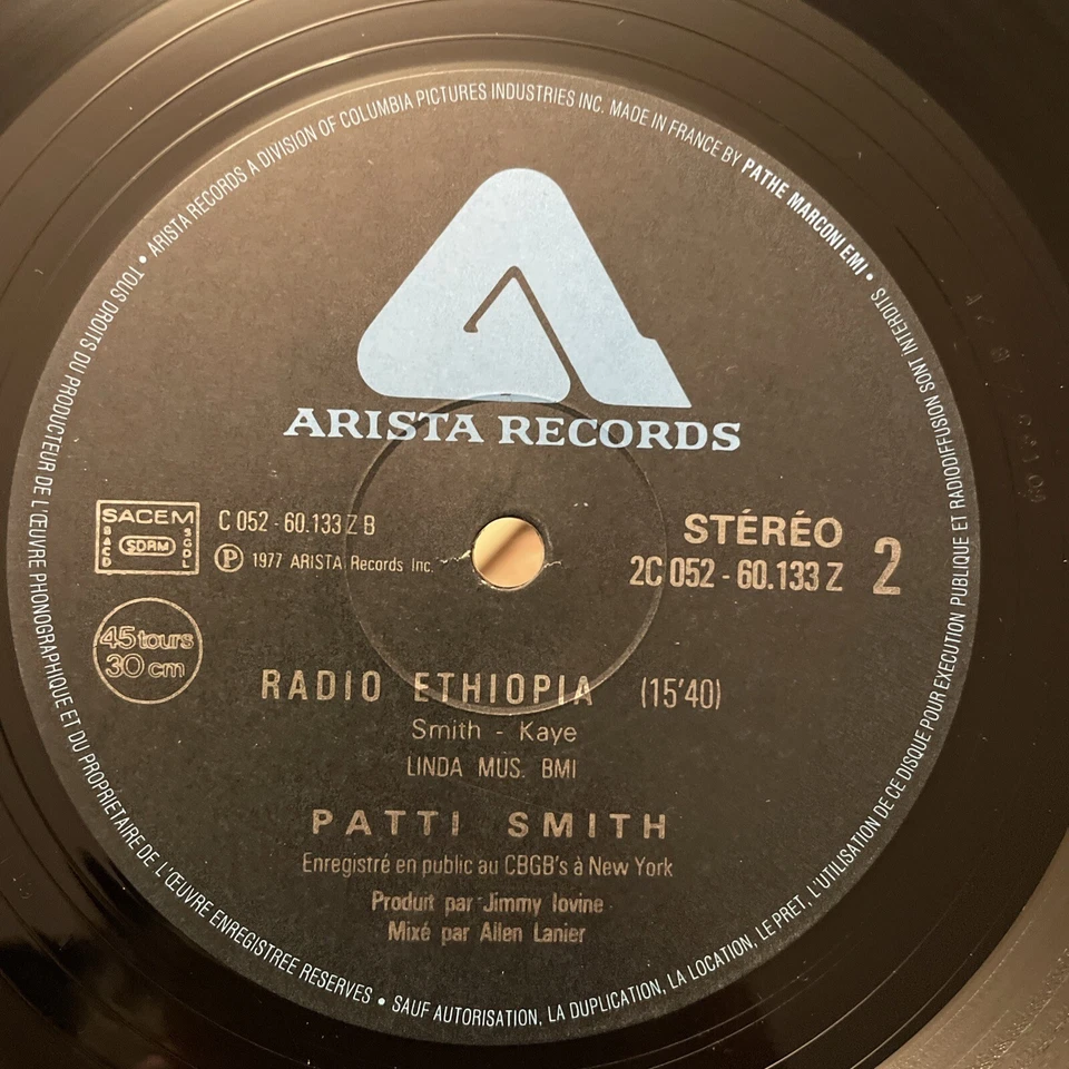 PATTI SMITH GROUP 12" 45rpm HEY JOE/RADIO ETHIOPIA (LIVE VERSION) France 1977 - Image 4 of 4