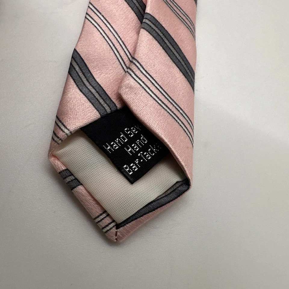 Corbata de colección Oscar De La Renta rosa con rayas grises para hombre cosida a mano y barra tachonada Foto 4 de 4