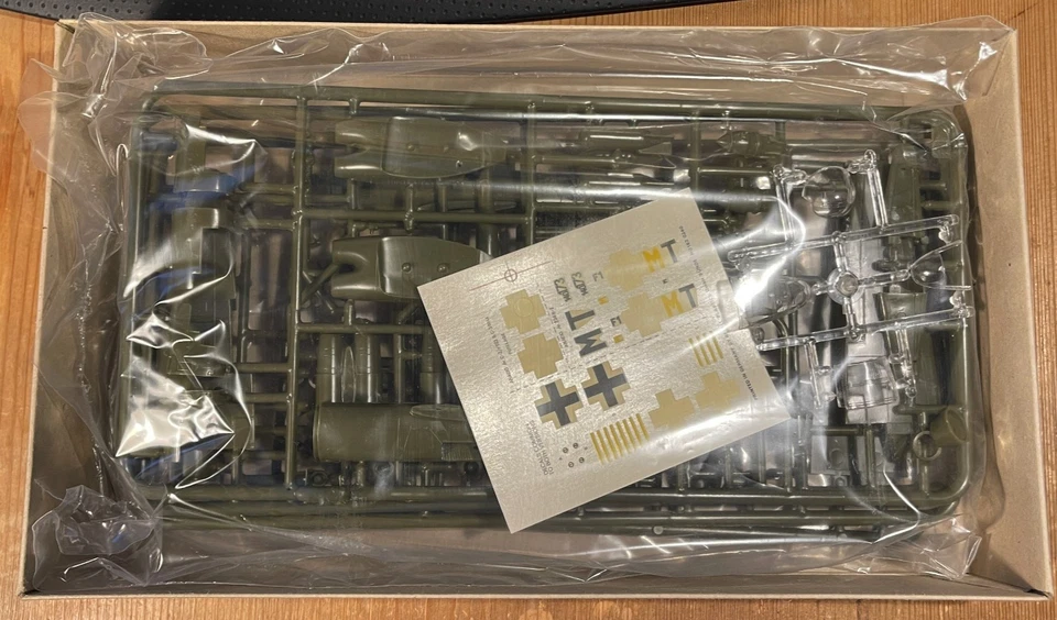 kit Revell Arado Ar 234 B-2/C/C-3 "Blitz" jet bomber WW2 1/72 1:72 - Immagine 2 di 3