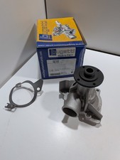 Pompe à eau BMW 324