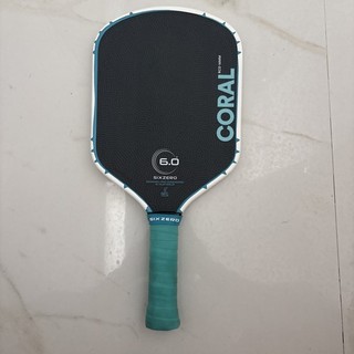 Paleta Pickleball Six Zero Coral 6.0 RCD 16MM modelo azul coral