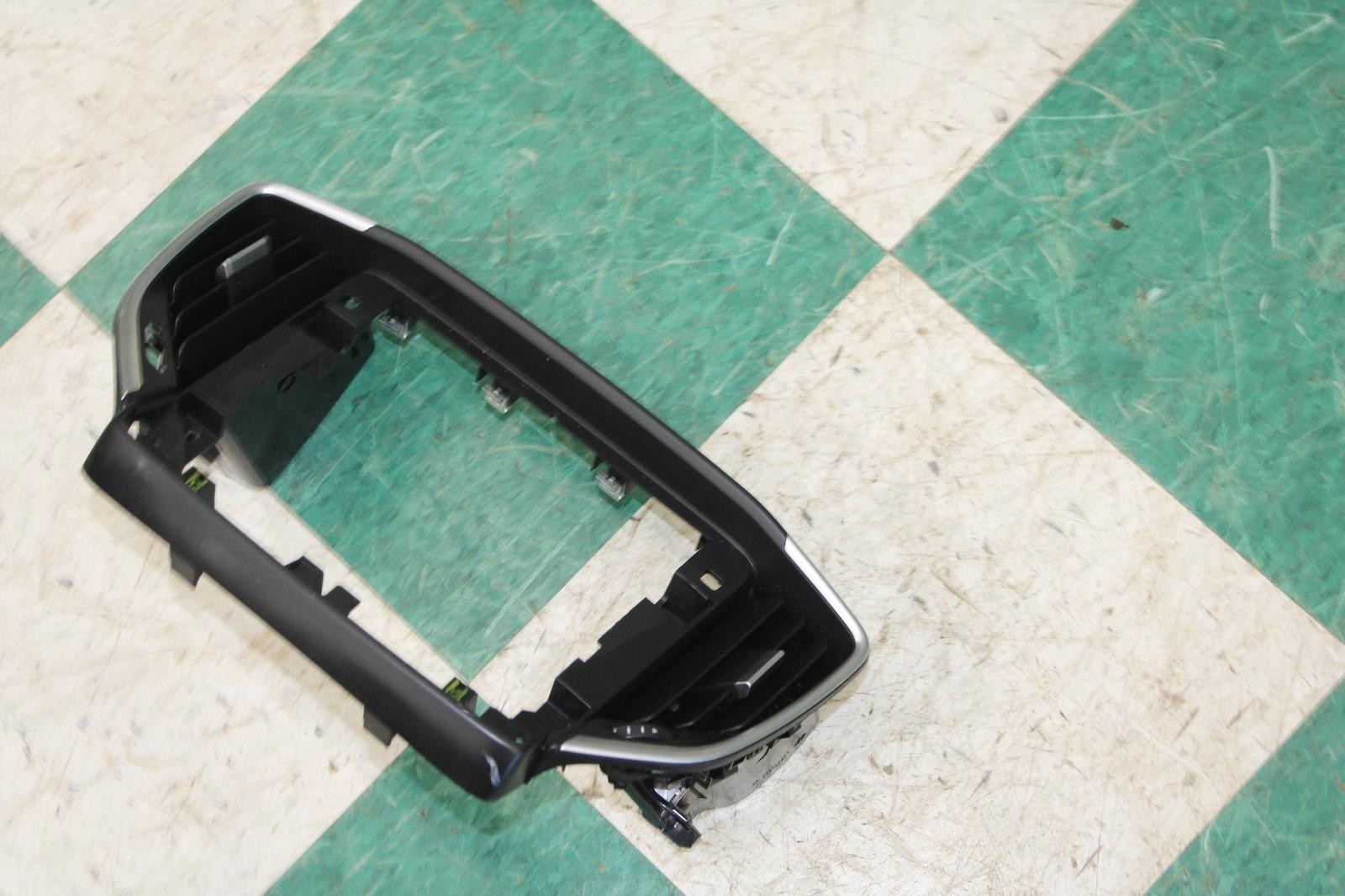 14-19 Ghibli Black Dashboard Dash Radio Surround Trim Panel Air Vents OEM OE WTY