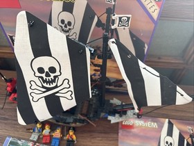 LEGO Renegade Runner 6268 Pirates Complete W/ All Original Promos